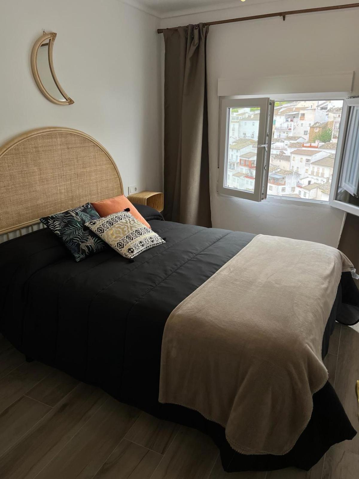 Apartamento El Patio. Setenil De Las Bodegas Екстер'єр фото